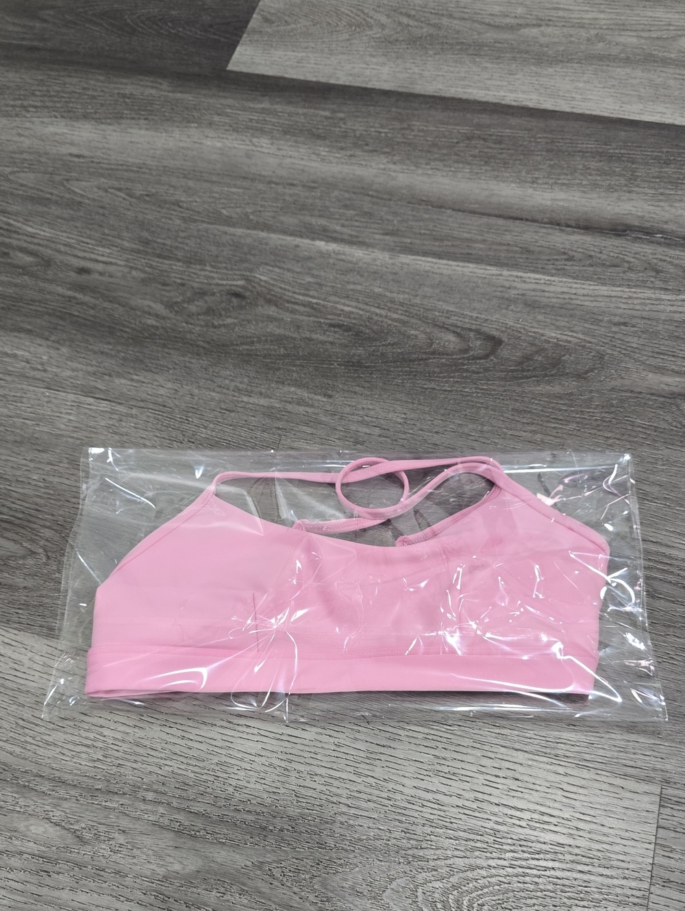 Alo Yoga Airlift Intrigue Bra - Candy Heart Pink - Picture 3 of 11